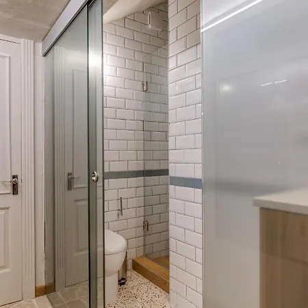 Designer's 2br - Ferries * سليمة