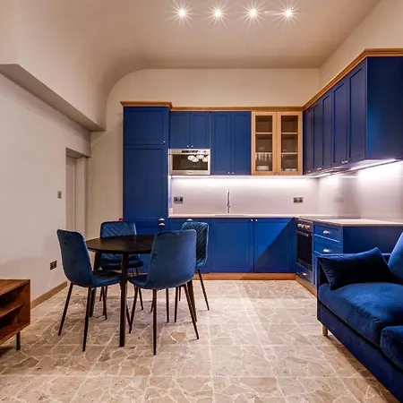 Designer's 2br - Ferries *