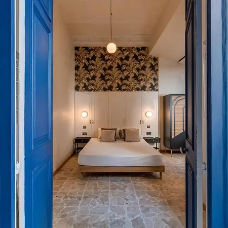 Designer's 2br - Ferries