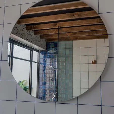 Designer's 2br - Ferries *